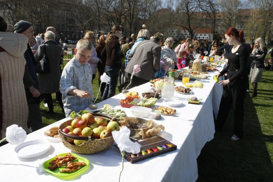 Dalysis maistu ir džiaugsmu