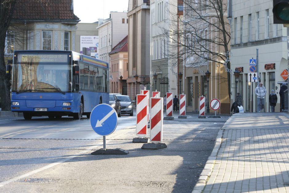 Eismo apribojimai truks ilgiau