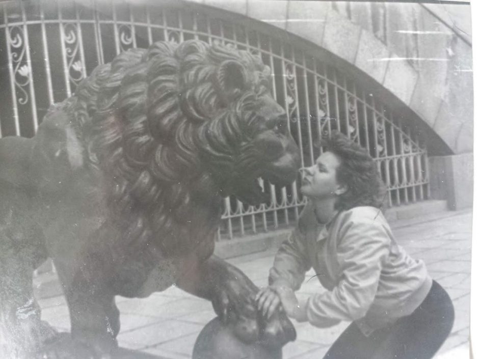 Nemari tradicija – įsiamžinti prie Karo muziejaus liūtų (daugiau nei 250 nuotraukų)