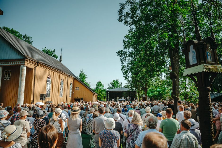 Kunigas R. Doveika Paberžėje: laisvoje šalyje kausto baimė kalbėti