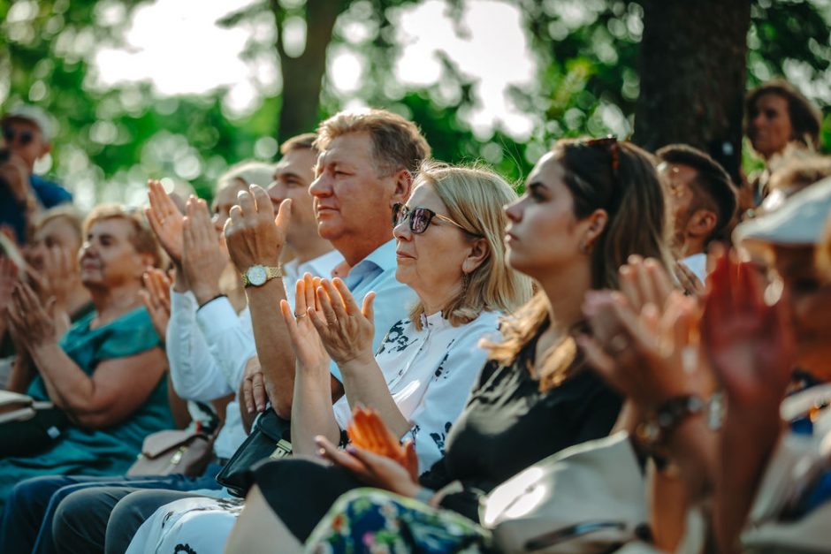 Kunigas R. Doveika Paberžėje: laisvoje šalyje kausto baimė kalbėti