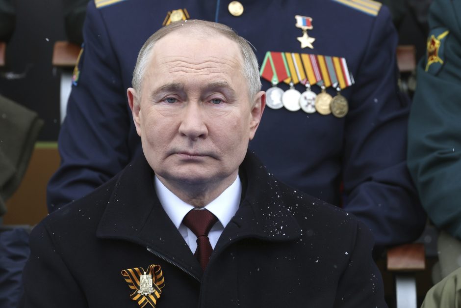 V. Putinas užsipuolė Baltijos šalis: Vakarų elito politika – kurstyti vis naujus konfliktus