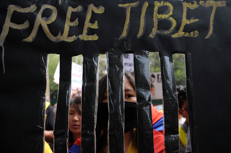 Žmogaus teisių gynėjai: Kinijoje susidegino tibetietė