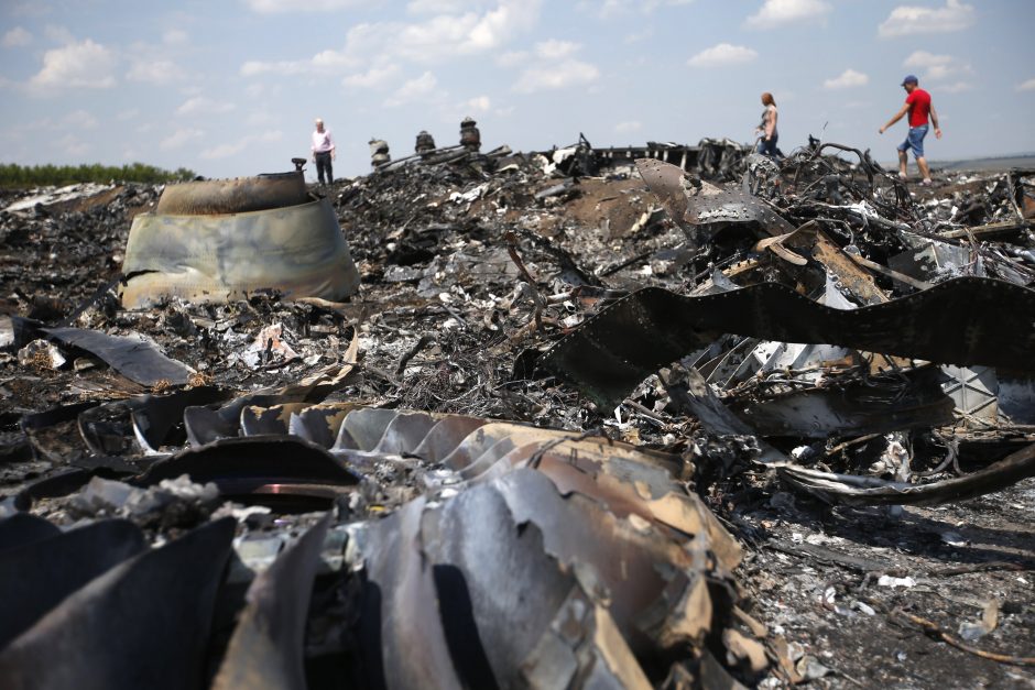 Malaizijos lėktuvo aukų palaikai išskraidinti į Olandiją