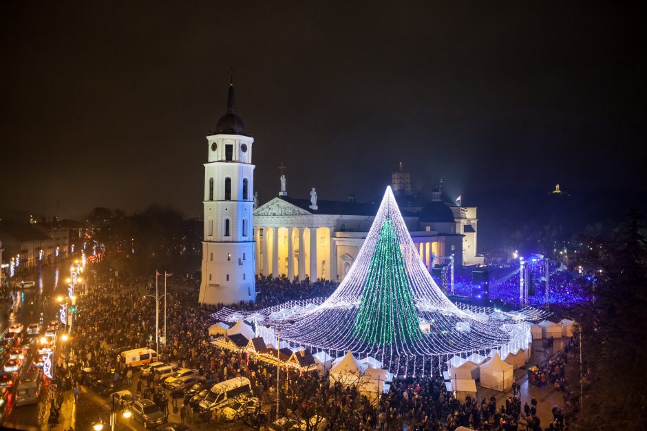 Gražiausios eglės rinkimuose Kaunas vėl pralaimėjo Vilniui