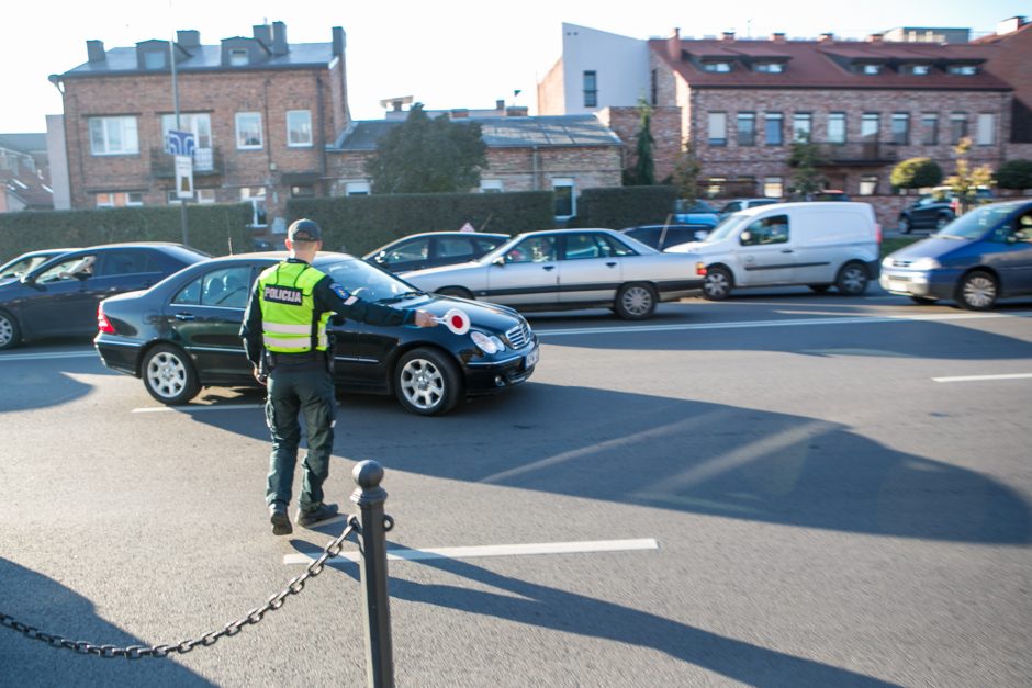 Policijos reidas Kaune: jei stabdytų visus pažeidėjus, nespėtų rašyti baudų