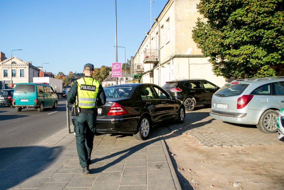 Policijos reidas Kaune: jei stabdytų visus pažeidėjus, nespėtų rašyti baudų