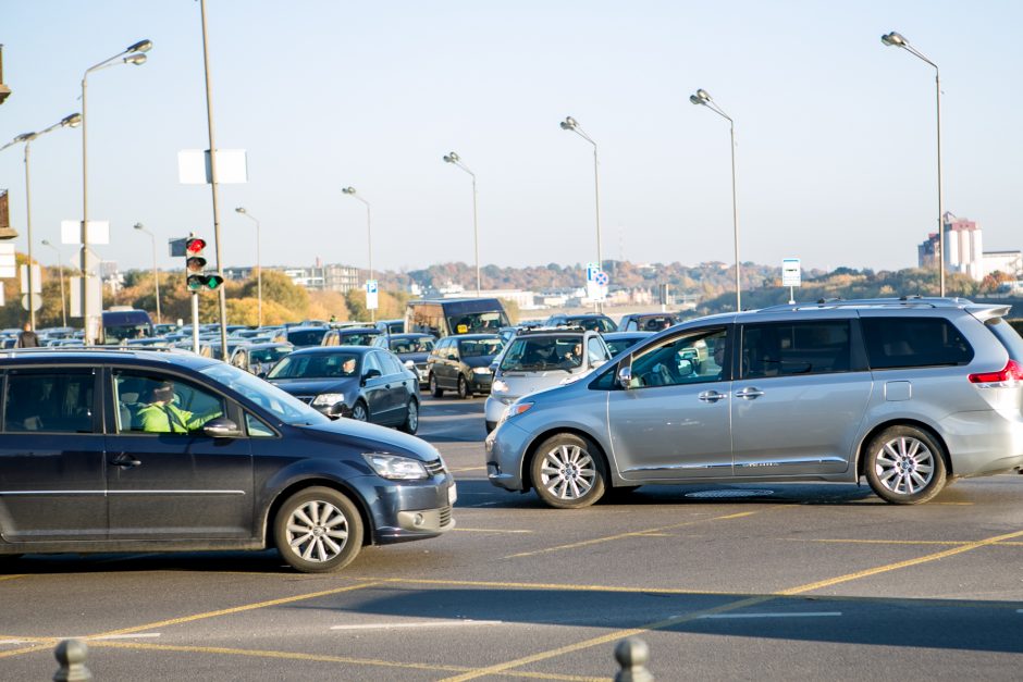 Policijos reidas Kaune: jei stabdytų visus pažeidėjus, nespėtų rašyti baudų