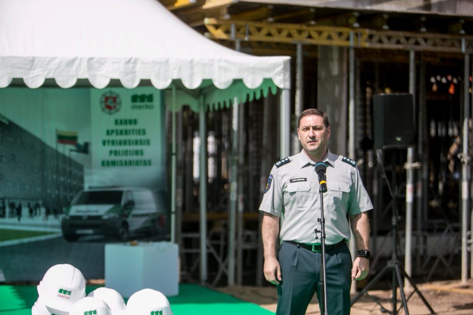 Įkasta kapsulė paskelbė naujojo Kauno policijos komisariato statybų pradžią