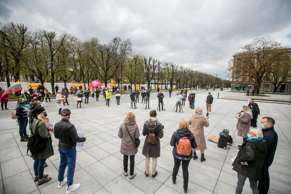 Kaune – ir vėl protestas prieš vaikų testavimą: tėvai laidojo laisvę ir demokratiją