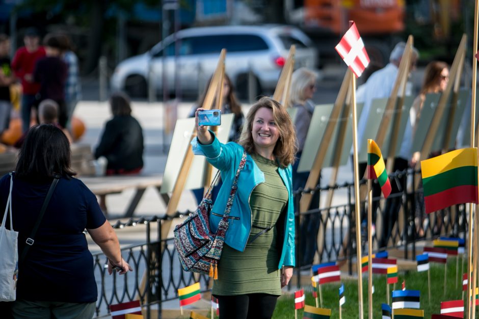 Vienybės aikštėje paminėtos 32-osios Baltijos kelio metinės