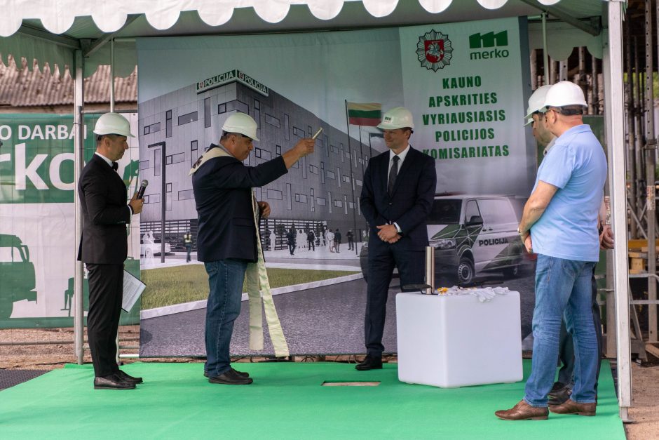 Įkasta kapsulė paskelbė naujojo Kauno policijos komisariato statybų pradžią