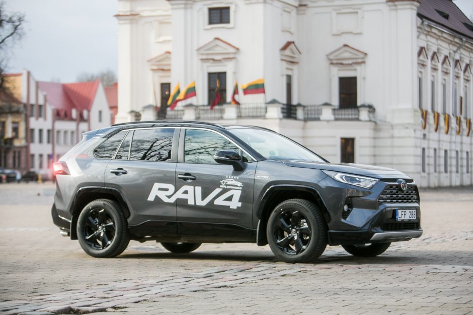 „Toyota RAV4“: nenuobodus kauniečių pasirinkimas