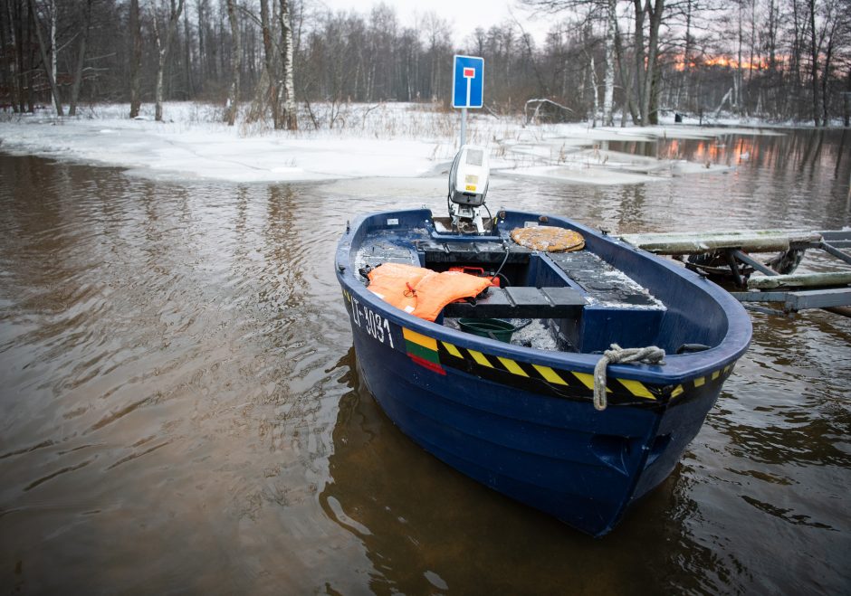 Vandens lygis Šilutėje toliau kyla: gyventojams teikiama pagalba