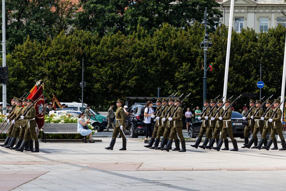 G. Nausėda Lietuvos kariams: darysiu viską, kad netektų jūsų matyti mūšio lauke