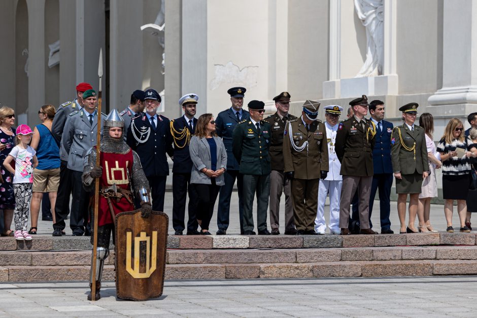 G. Nausėda Lietuvos kariams: darysiu viską, kad netektų jūsų matyti mūšio lauke