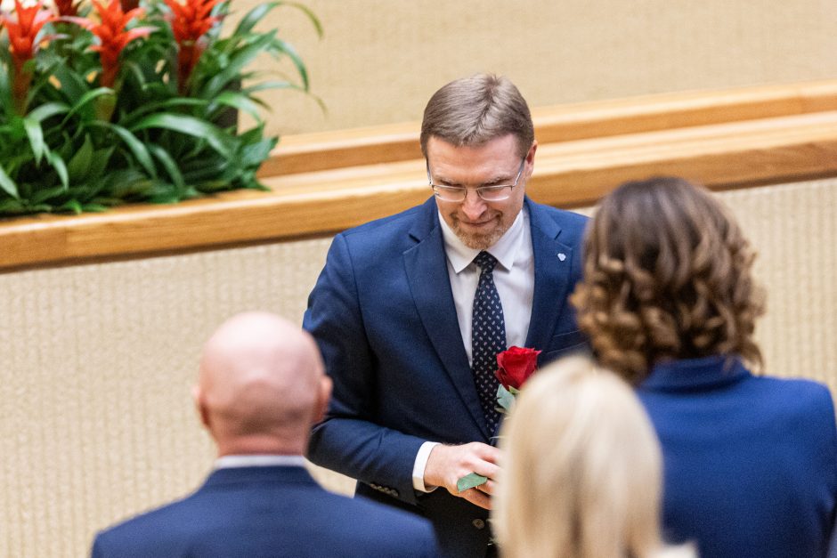 Seime – opozicijos protestas: per R. Žemaitaičio priesaiką paliko salę