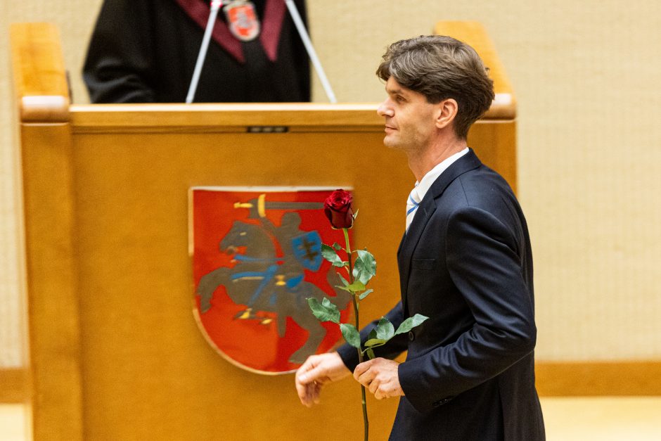 Seime – opozicijos protestas: per R. Žemaitaičio priesaiką paliko salę