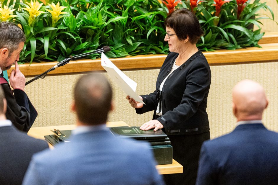 Seime – opozicijos protestas: per R. Žemaitaičio priesaiką paliko salę