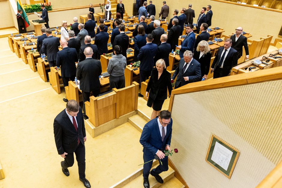 Seime – opozicijos protestas: per R. Žemaitaičio priesaiką paliko salę