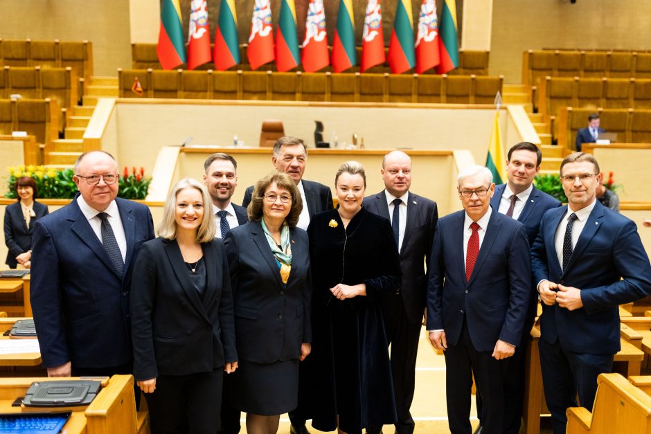 Seime – opozicijos protestas: per R. Žemaitaičio priesaiką paliko salę