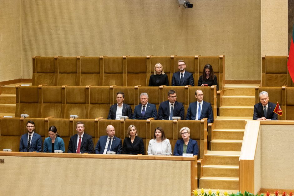 Seime – opozicijos protestas: per R. Žemaitaičio priesaiką paliko salę