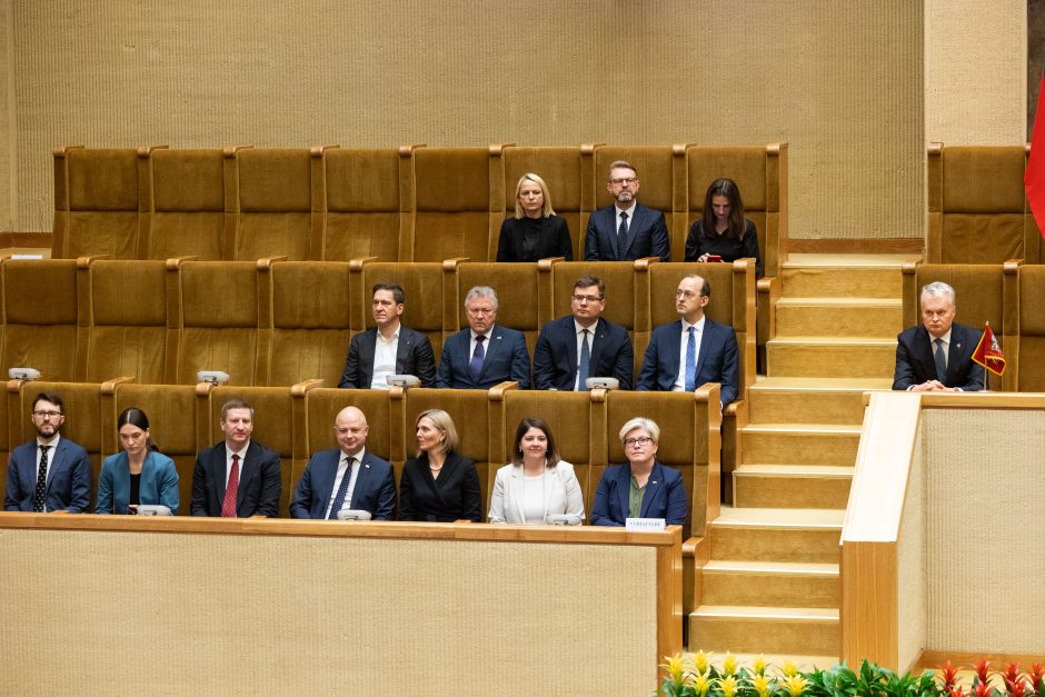 Seime – opozicijos protestas: per R. Žemaitaičio priesaiką paliko salę