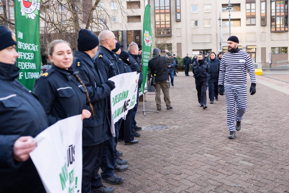 Įkalinimo įstaigų darbuotojų protestas