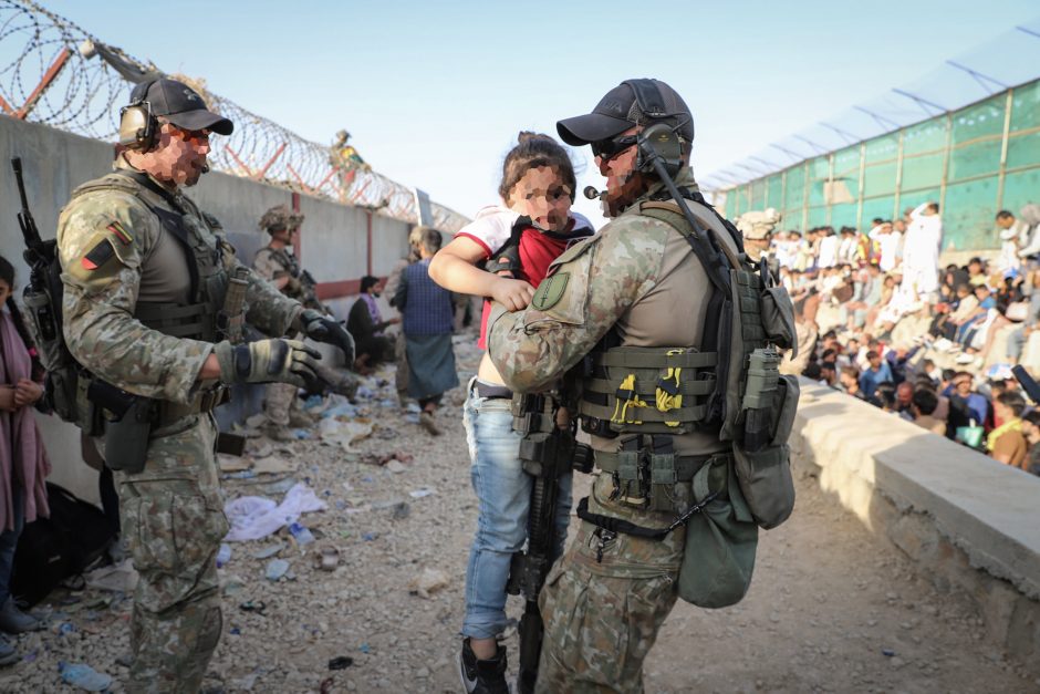 Ministras: Lietuvos kariai paliko Kabulą iki sprogimo