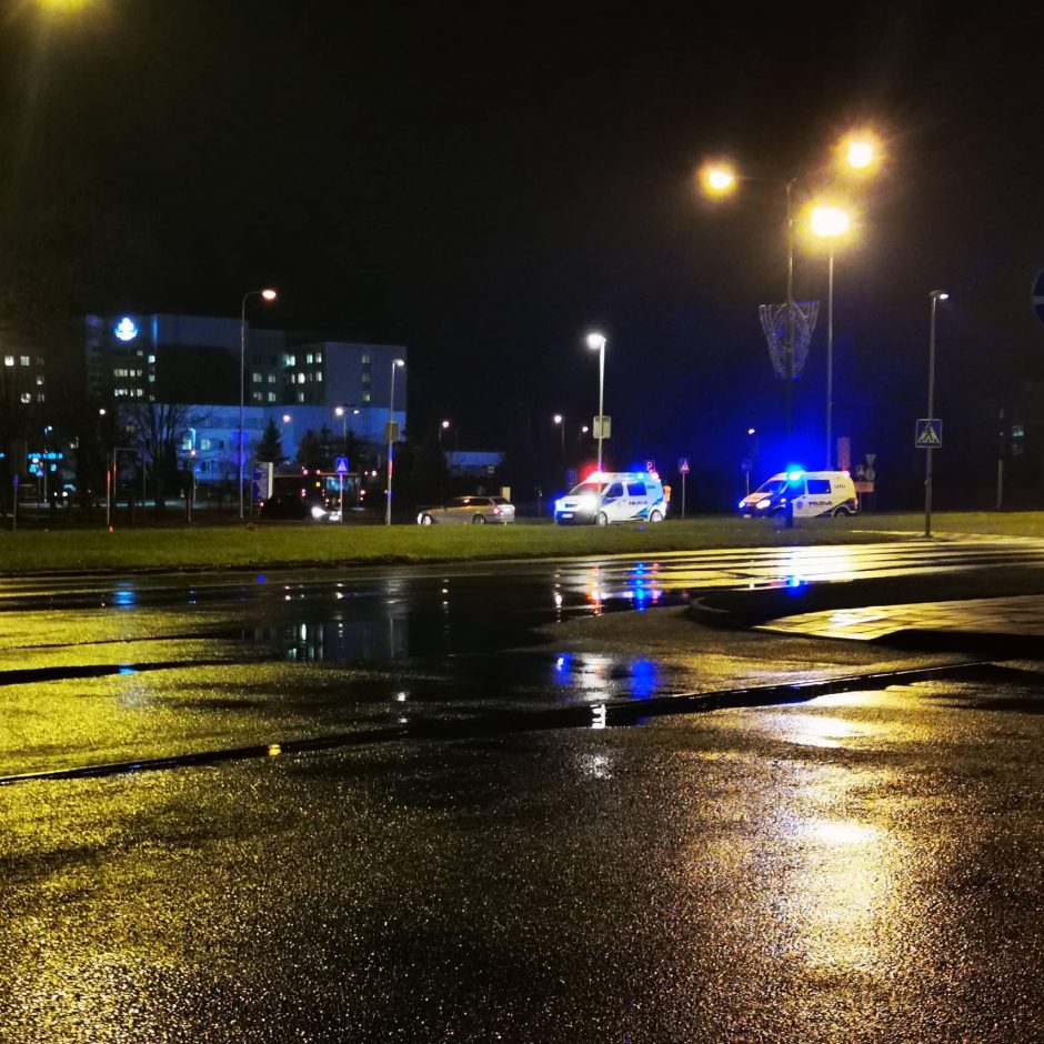 Klaipėdoje, netoli ligoninės, žuvo automobilio partrenkta moteris 