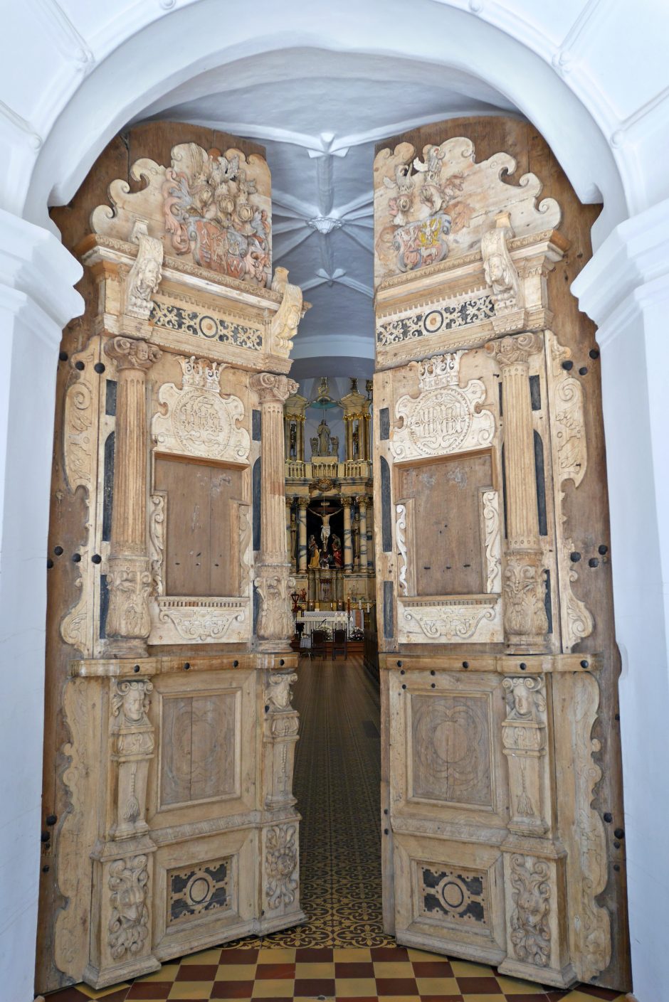 Kretingoje – seniausios bažnyčios durys