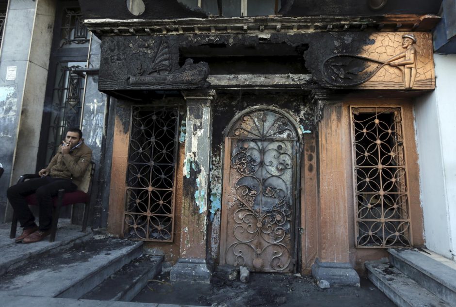 Molotovo kokteilis Kairo diskotekoje pražudė mažiausiai 16 žmonių