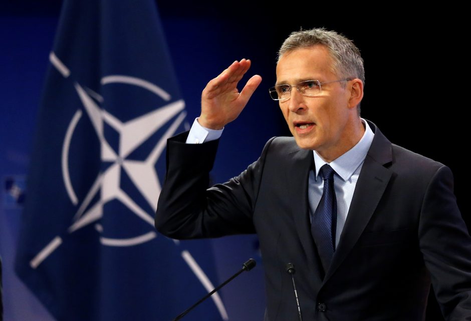 NATO vadovas: dauguma karinių orlaivių virš Baltijos jūros palydimi saugiai