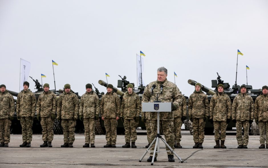 P. Porošenka paskelbė karinės padėties pabaigą 10 Ukrainos regionų