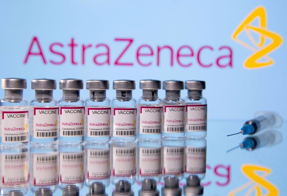 Patvirtintas naujas „AstraZeneca“ vakcinos šalutinis poveikis