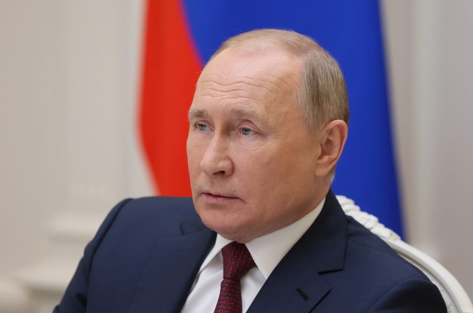 V. Putinas ragina pasaulį visuotinai pripažinti vakcinas nuo COVID-19