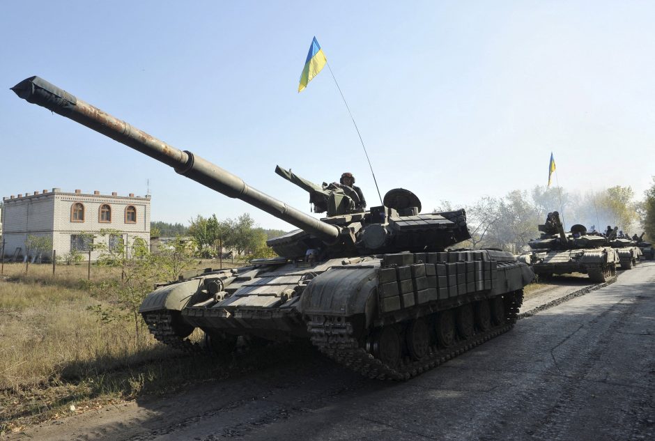 Rusijos ir Ukrainos pareigūnai susitiko derybų, tvyrant karo grėsmei