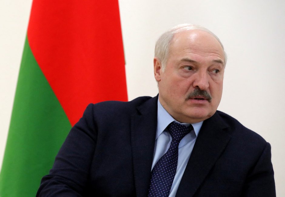 Baltarusiai raminami po A. Lukašenkos grasinimų smogti Kyjivui: su niekuo nesiruošiame kariauti