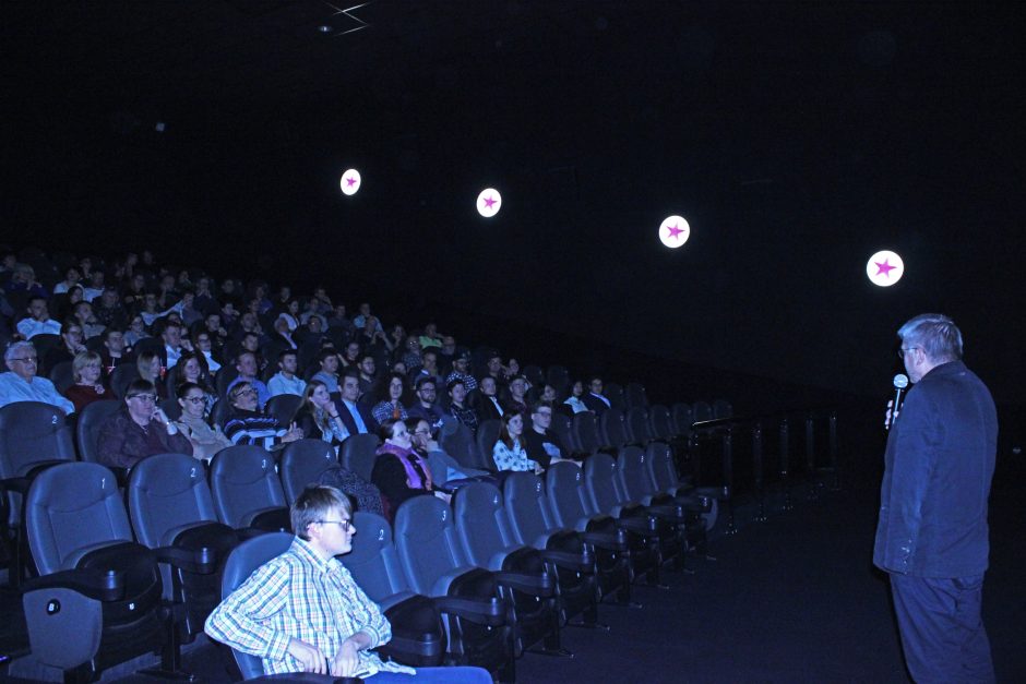 Filmą apie išsilaipinimą Mėnulyje pirmieji įvertino Lietuvos mokslininkai