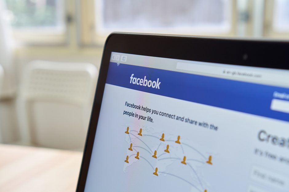 Žiniasklaida: „Facebook“ ketina keisti pavadinimą