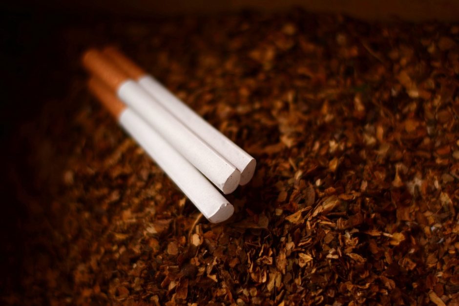 Seime – idėja leisti tabako gamintojams remti kovą su kontrabanda