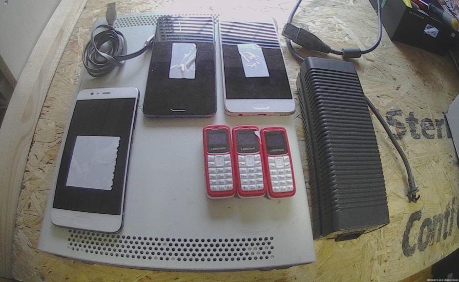 Pravieniškių nuteistiesiems telefonai keliavo paslėpti žaidimų konsolėse