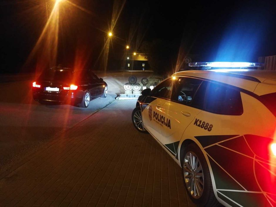 Kauno pareigūnai tikrino poilsiaujančių vairuotojų blaivumą