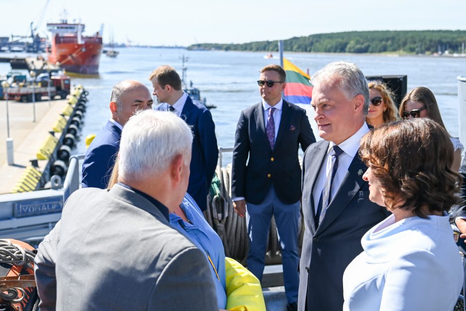 G. Nausėda dalyvavo Jūros šventėje, pagerbė žuvusiuosius Baltijos jūroje