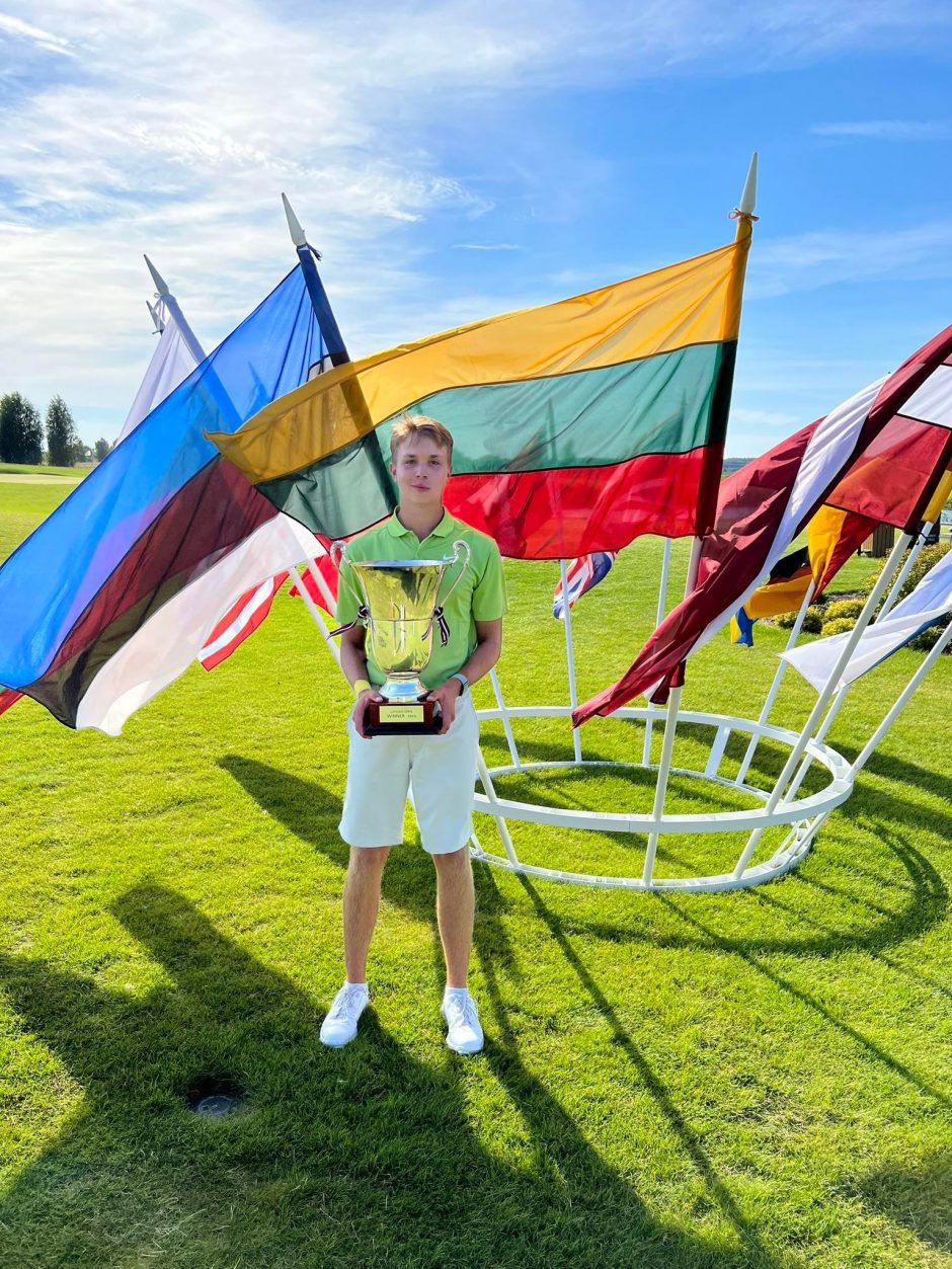 Atvirajame Latvijos golfo čempionate – įspūdingas 15-mečio G. Mackelio dominavimas