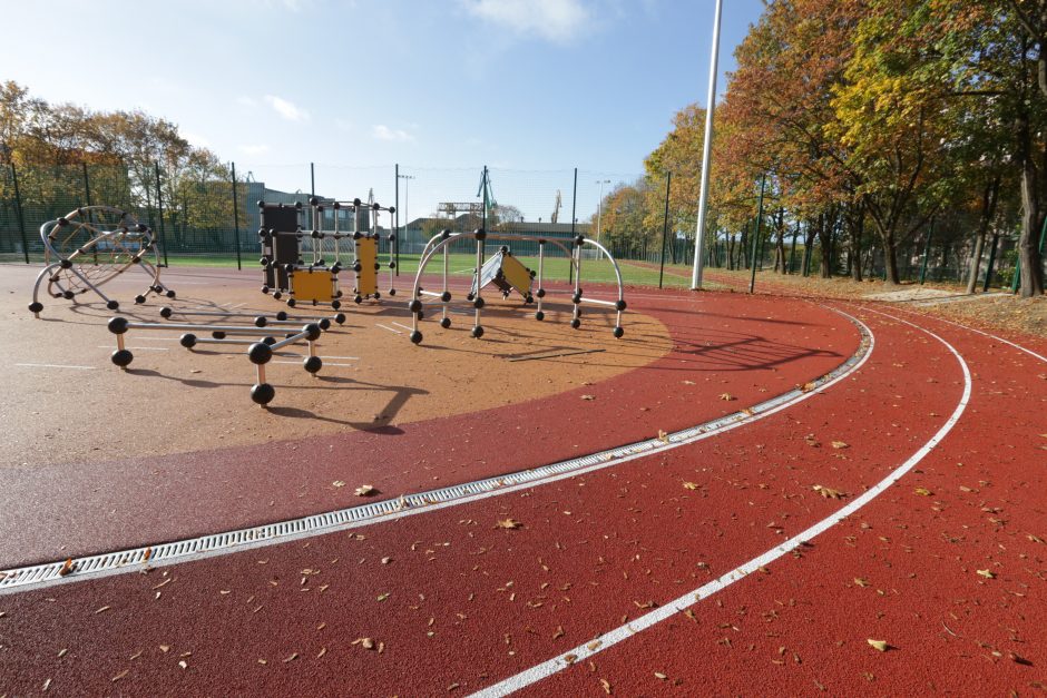 Vitės progimnazija priėmė stadioną