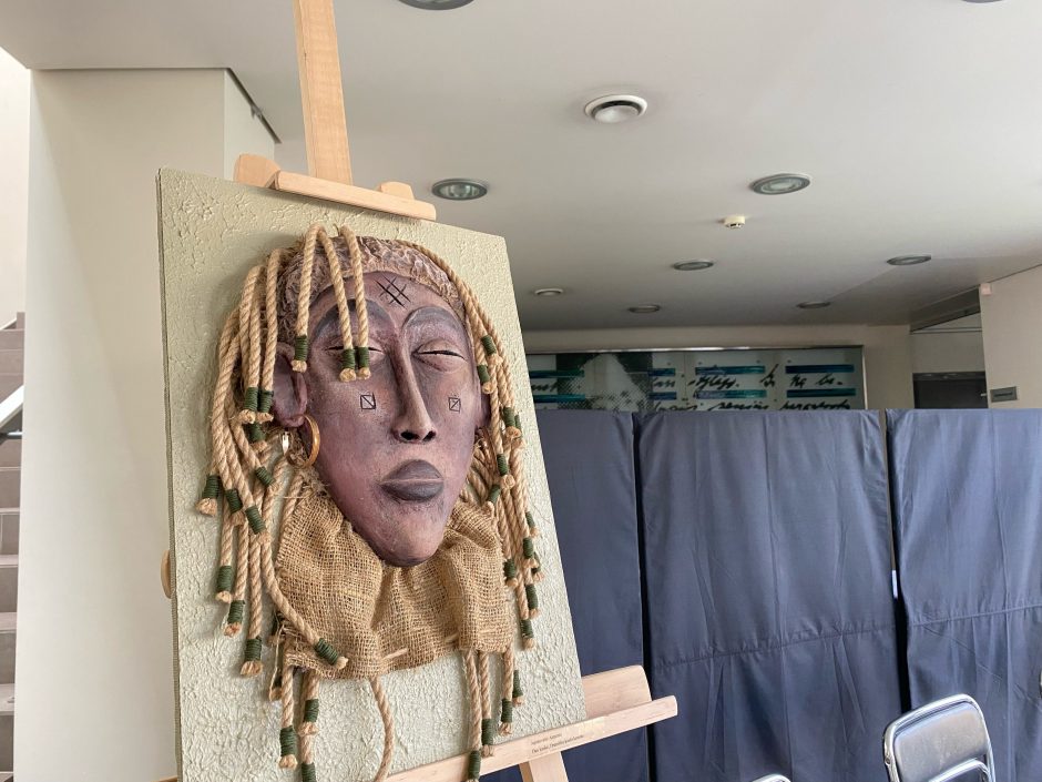 Parodoje – studentų sukurtos afrikietiškos kaukės