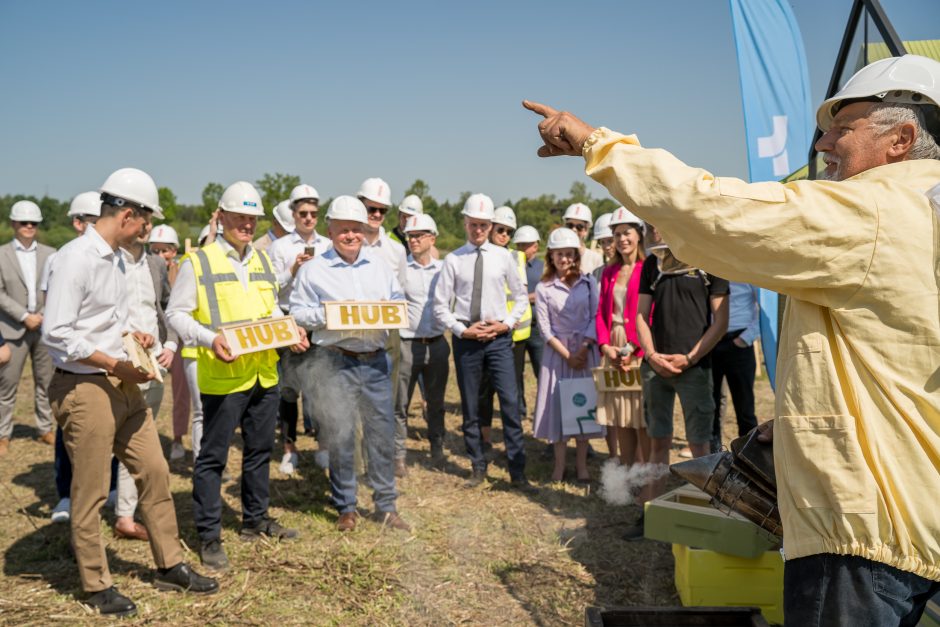 Verslo miestelio „Urban HUB“ statybų pradžią paskelbė įkurdinta bičių bendruomenė