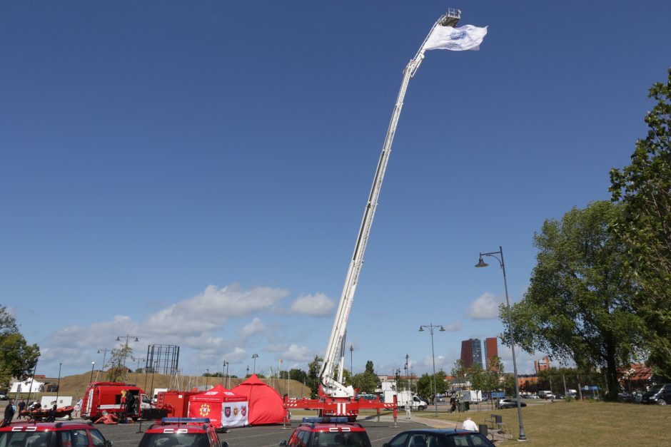 Jūros šventės vėliava – 35 metrų aukštyje