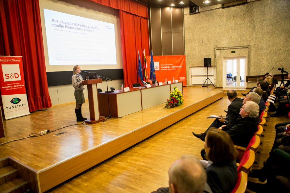 Švietimo iššūkiai: laikas tartis, o ne nurodinėti